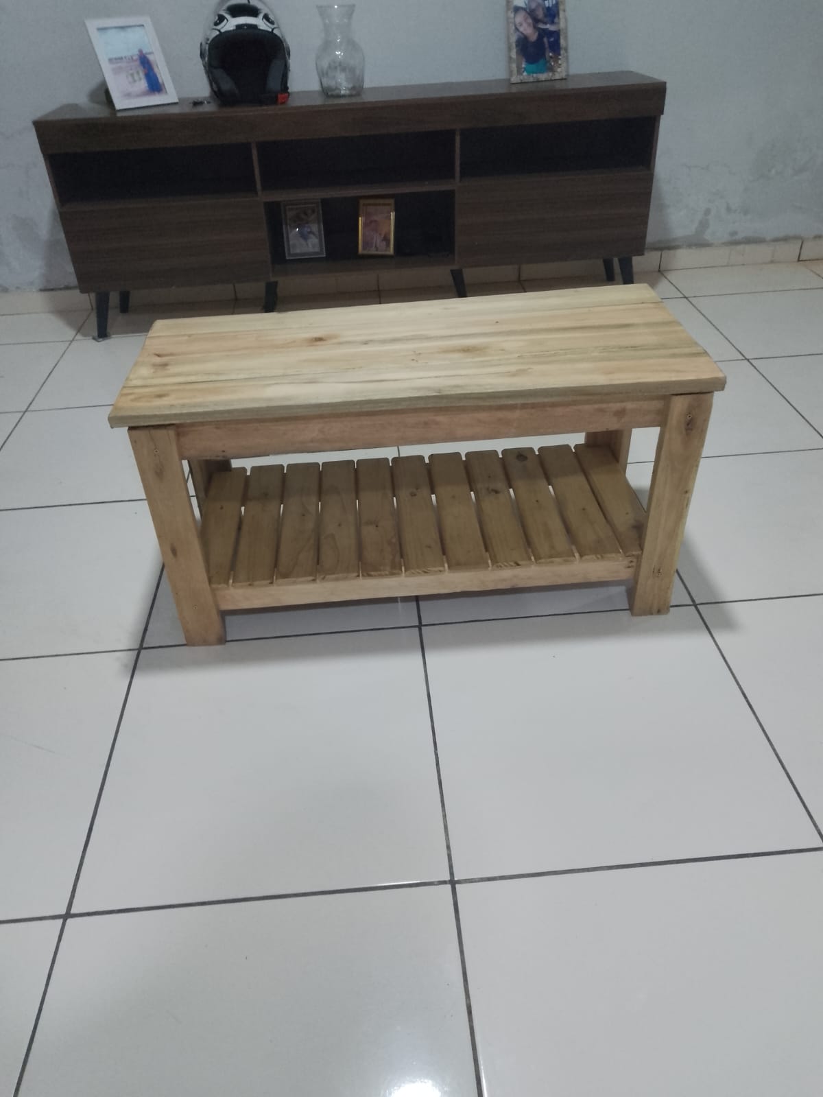 Móvel de madeira rústica