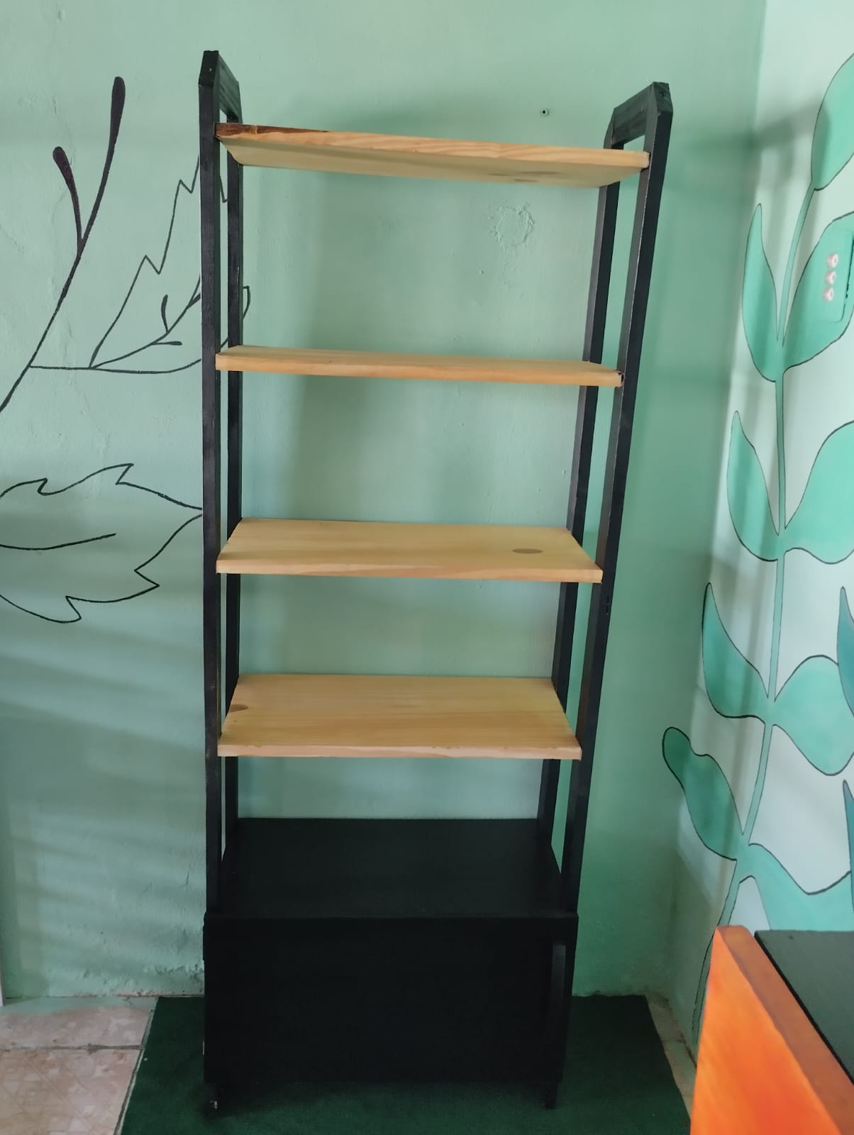 Móvel de madeira rústica